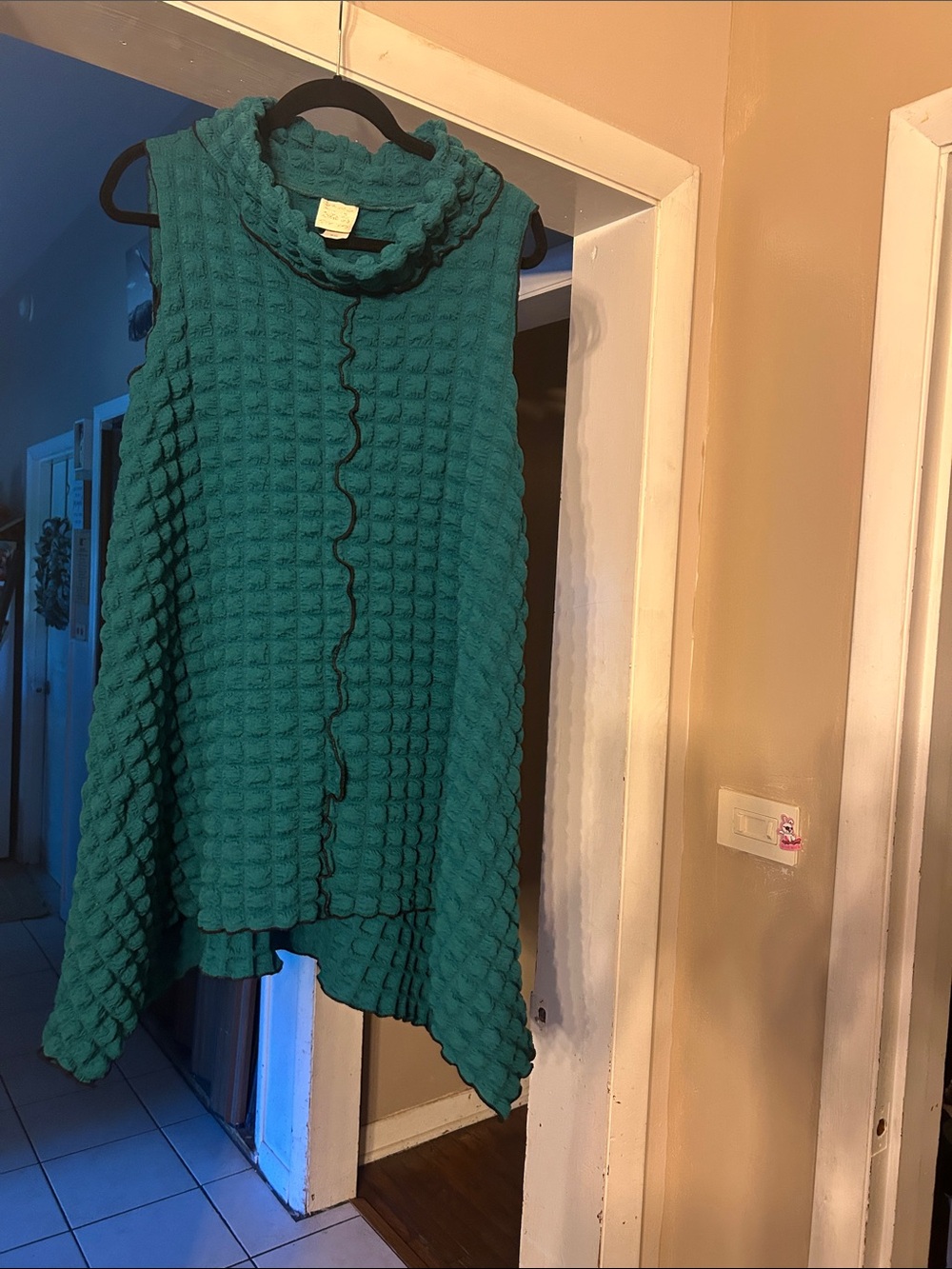 Zadie B’s sleeveless Textured Teal Tunic with Draped Cowl Neck - Picture 3 of 5